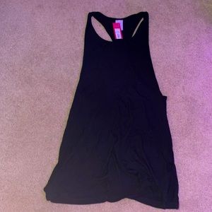 Size small 0-2, never worn, tags are still on, brand “xhilaration”